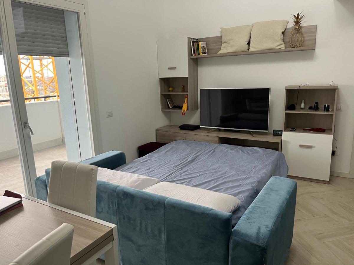 Monolocale Bicocca Apartment Milan Luaran gambar